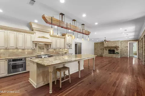 Kitchen - 5550 Springridge Rd, Raymond, MS 39154 photo 3 of 8