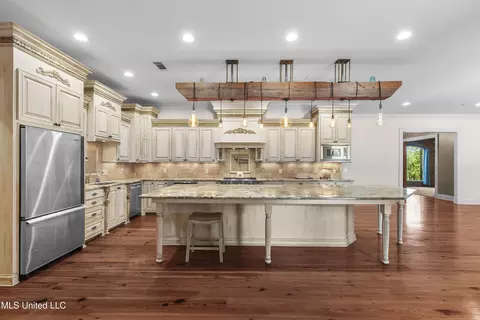 Kitchen - 5550 Springridge Rd, Raymond, MS 39154 photo 2 of 8