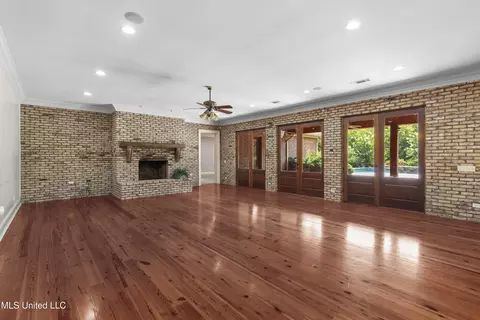 Living - 5550 Springridge Rd, Raymond, MS 39154 photo 1 of 7