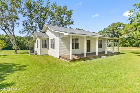 3281 Main St, Lucedale, MS 39452 photo 2