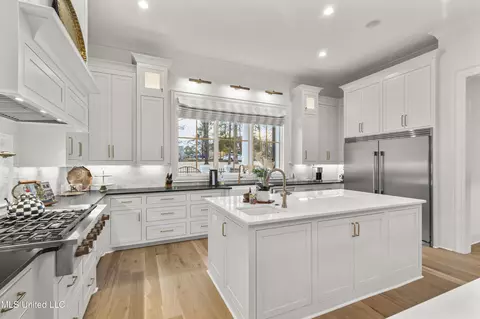 Kitchen - 409 Cedarmont Dr, Madison, MS 39110 photo 5 of 8