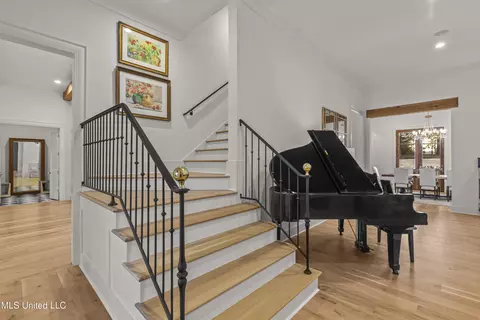 Entry Way - 409 Cedarmont Dr, Madison, MS 39110 photo 5 of 9