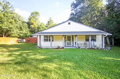 97169 Kapalama Dr, Diamondhead, MS 39525