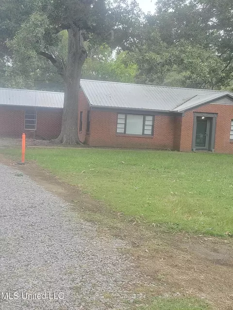 808 Marshall St, Inverness, MS 38753