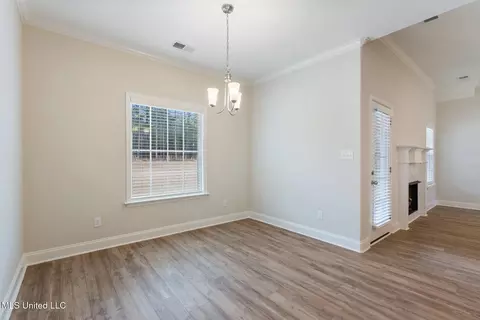 Dining - 2085 Gracie Rd, Hernando, MS 38632 photo 1 of 1