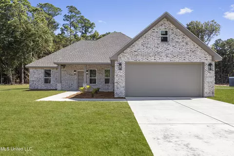 1778 Granhurst St, Gautier, MS 39553
