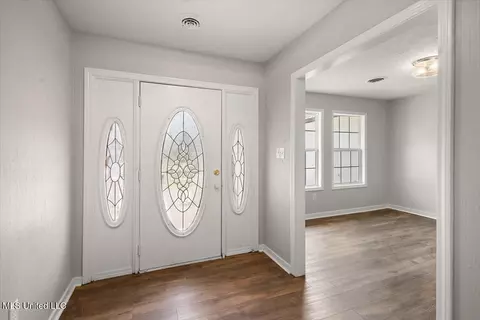 Entry Way - 1428 Chestnut Ln, Jackson, MS 39212 photo 1 of 1