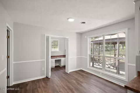 Dining - 1428 Chestnut Ln, Jackson, MS 39212 photo 1 of 1