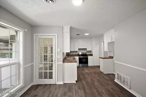 Other - 1428 Chestnut Ln, Jackson, MS 39212 photo 3 of 8