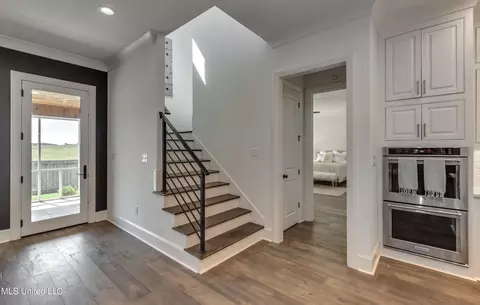 Entry Way - 224 Reunion Dr, Madison, MS 39110 photo 2 of 4