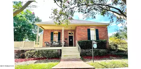 910 Washington St, Natchez, MS 39120