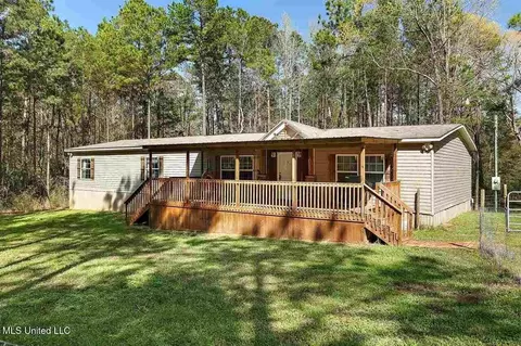 155 Porter Ln, Florence, MS 39073