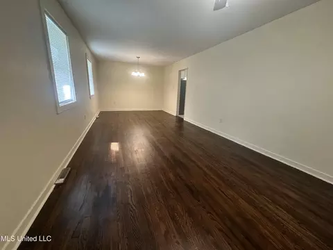 3007 Oak Forest Dr, Jackson, MS 39212 photo 4