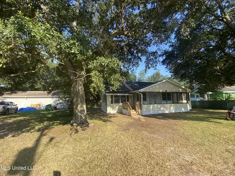 Exterior - 6908 Barnes Rd, Moss Point, MS 39563 photo 4 of 13