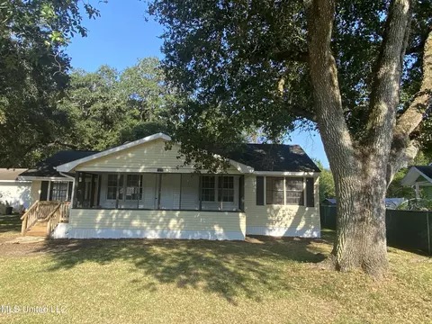 Exterior - 6908 Barnes Rd, Moss Point, MS 39563 photo 6 of 13