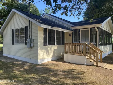 Exterior - 6908 Barnes Rd, Moss Point, MS 39563 photo 8 of 13