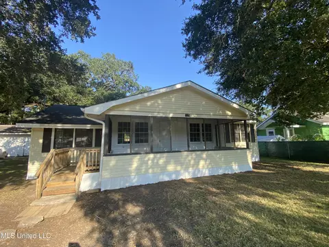 Exterior - 6908 Barnes Rd, Moss Point, MS 39563 photo 5 of 13