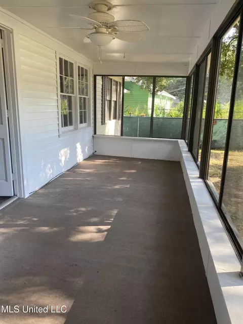 Exterior - 6908 Barnes Rd, Moss Point, MS 39563 photo 12 of 13