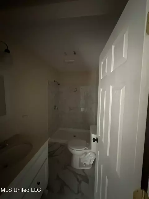 Bath - 2416 Paden St, Jackson, MS 39204 photo 5 of 7