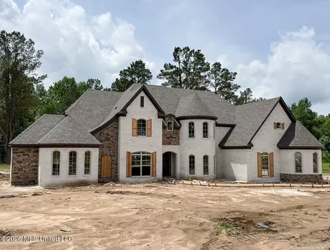 451 Poplar Ln, Holly Springs, MS 38635