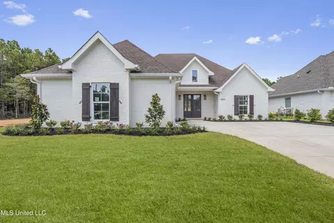 10892 Lily Ln, Gulfport, MS 39503
