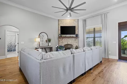 Living - 537 Wales Way, Flowood, MS 39232 photo 3 of 4
