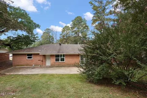 Exterior - 1732 Southhaven Cir, Jackson, MS 39204 photo 3 of 4