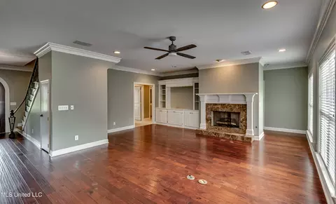 Living - 207 Keystone Pl, Brandon, MS 39042 photo 4 of 7