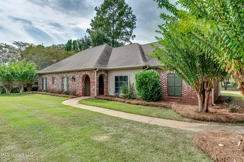 Exterior - 207 Keystone Pl, Brandon, MS 39042 photo 2 of 7