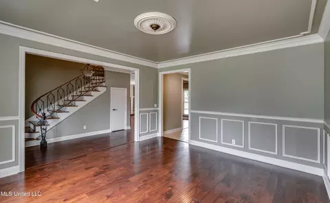 Living - 207 Keystone Pl, Brandon, MS 39042 photo 3 of 7