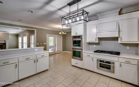 Kitchen - 207 Keystone Pl, Brandon, MS 39042 photo 5 of 5