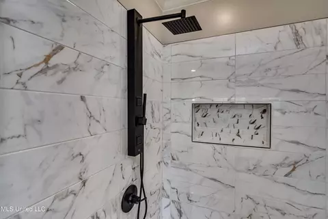 Bath - 207 Keystone Pl, Brandon, MS 39042 photo 6 of 7