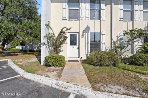 3230 Cumberland Rd #46, Ocean Springs, MS 39564