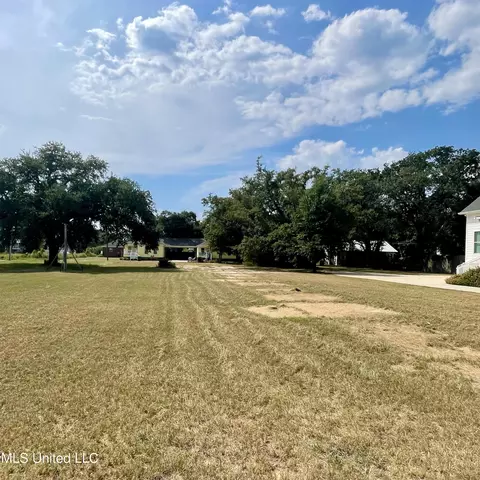219 Texas Ave, Gulfport, MS 39507