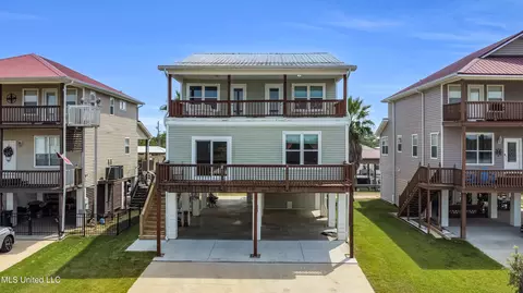 4161 Ireland St, Bay Saint Louis, MS 39520