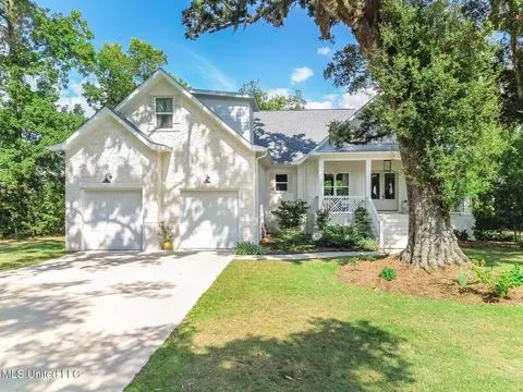 633 Savannah Estates Blvd, Biloxi, MS 39532