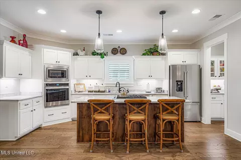 Kitchen - 3390 Hatton Dr, Nesbit, MS 38651 photo 2 of 5