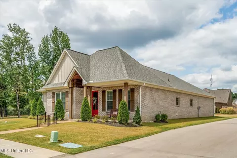 Exterior - 3390 Hatton Dr, Nesbit, MS 38651 photo 2 of 7