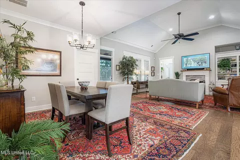 Dining - 3390 Hatton Dr, Nesbit, MS 38651 photo 4 of 4