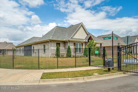 Exterior - 3390 Hatton Dr, Nesbit, MS 38651 photo 4 of 7