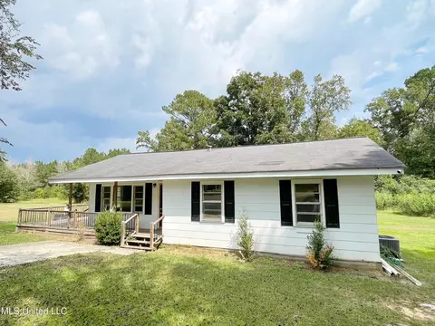 614 Naylor St, Carthage, MS 39051