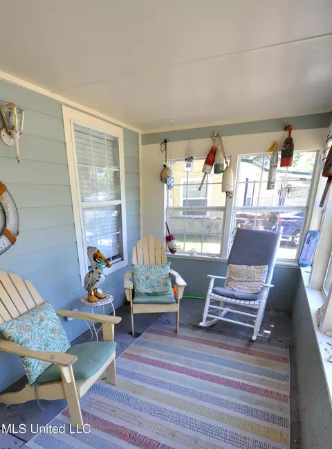 Exterior - 129 Ocean Wave Ave, Long Beach, MS 39560 photo 2 of 4