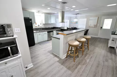 Kitchen - 129 Ocean Wave Ave, Long Beach, MS 39560 photo 2 of 4