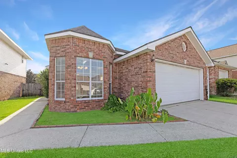 19457 W Lake Village Dr, Gulfport, MS 39503