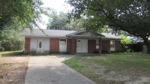 103 Fore St, Gulfport, MS 39503