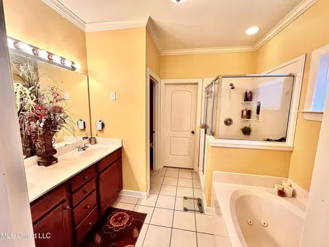 Bath - 6459 Cheyenne Dr, Olive Branch, MS 38654 photo 1 of 3