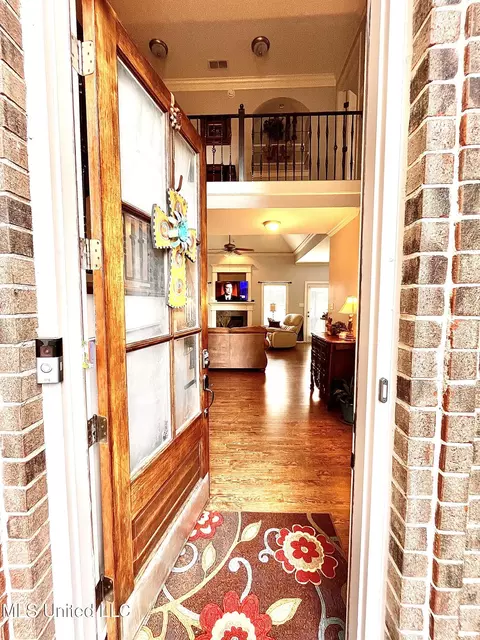 Entry Way - 6459 Cheyenne Dr, Olive Branch, MS 38654 photo 1 of 4