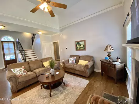 Living - 6459 Cheyenne Dr, Olive Branch, MS 38654 photo 1 of 2