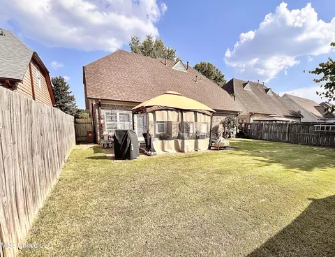 Exterior - 6459 Cheyenne Dr, Olive Branch, MS 38654 photo 4 of 5
