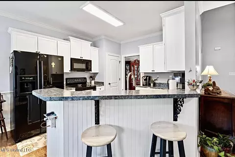 Kitchen - 6459 Cheyenne Dr, Olive Branch, MS 38654 photo 2 of 2